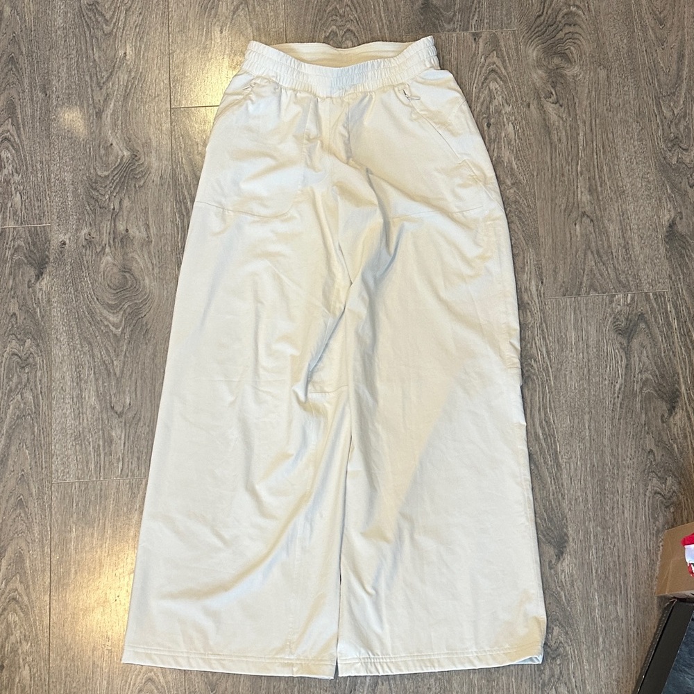 Lululemon swift mid-rise wide leg pant